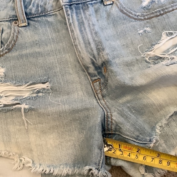 American Eagle Distressed Shortie Jean Shorts Size 2 - Picture 9 of 11